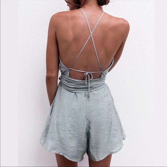 Halter neck Grey Backless Romper Jumpsuit - Picture 3 of 8